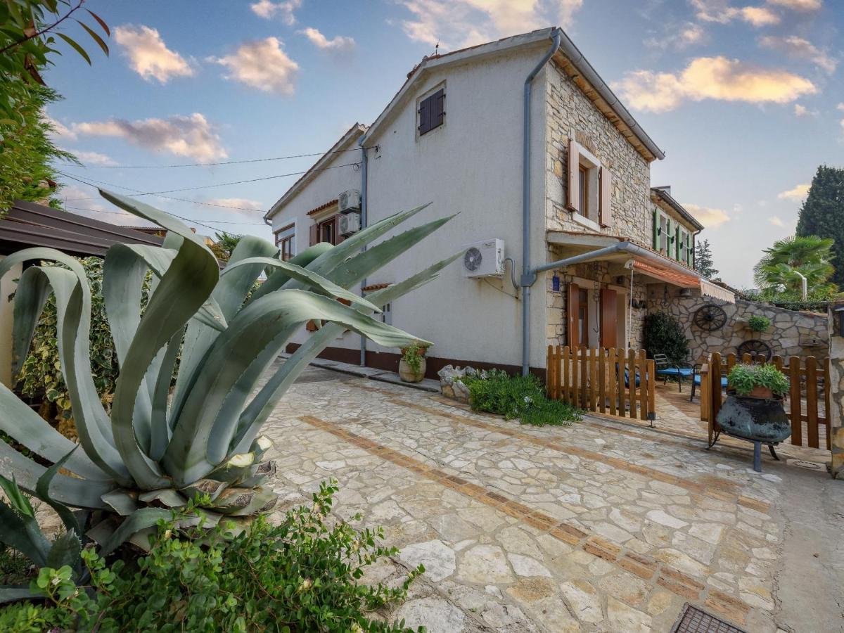 Casa Astrid By The Sea In Пореч Экстерьер фото